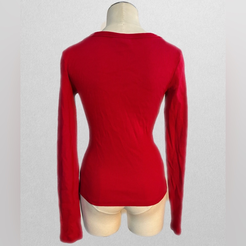 Long Sleeve Ribbed Red Top - Picture 2 of 3